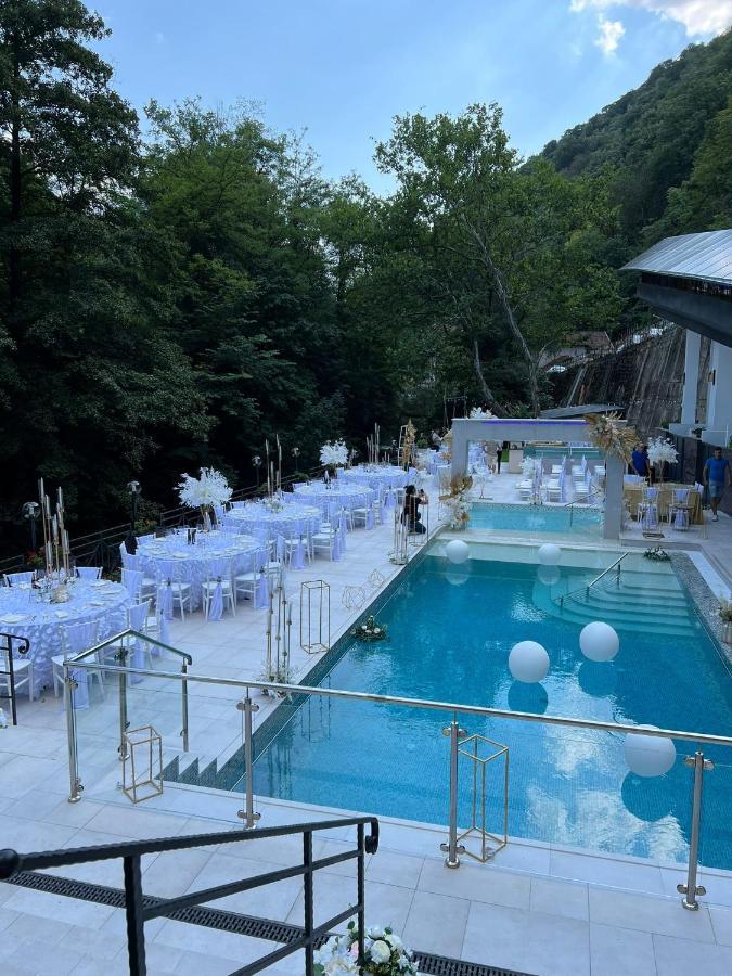 Hotel Holiday Maria Băile Herculane Exteriör bild