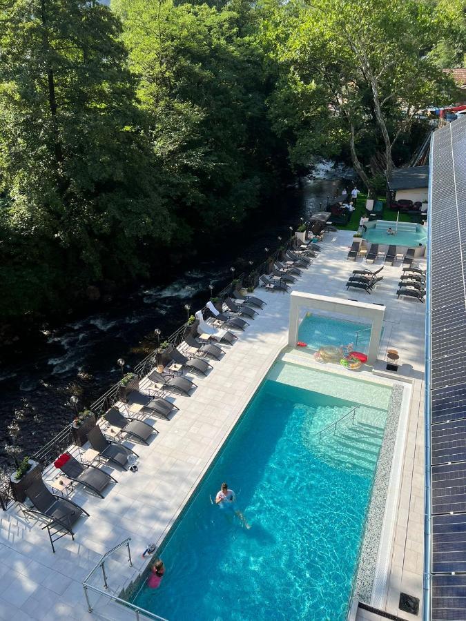 Hotel Holiday Maria Băile Herculane Exteriör bild