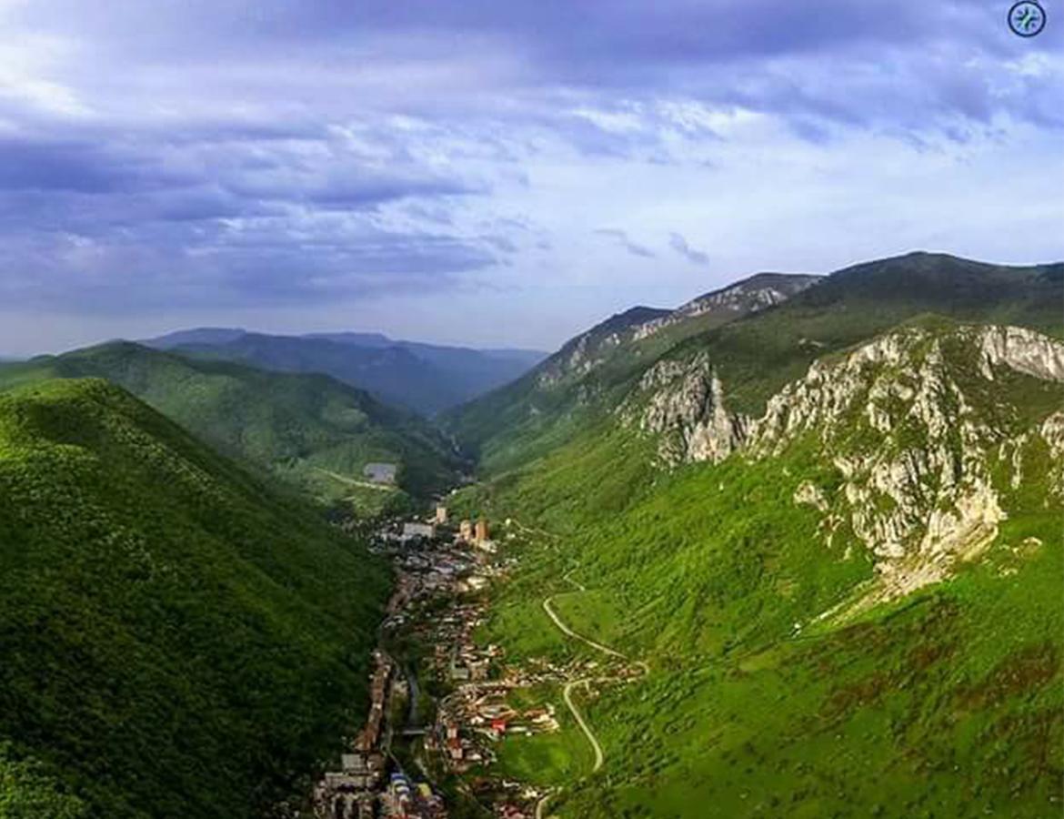 Hotel Holiday Maria Băile Herculane Exteriör bild